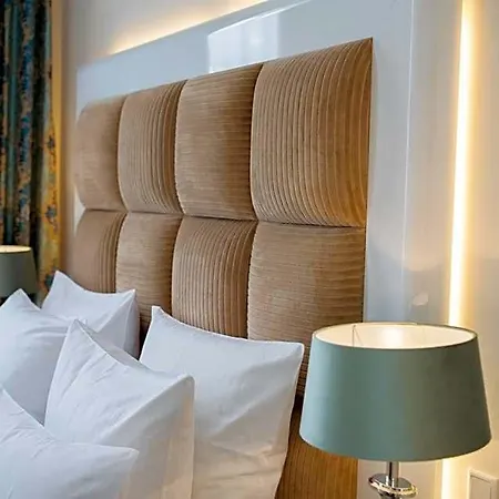 Szálloda Koenig's Am Schlosspark 4*
