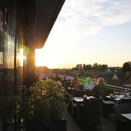 König`s Am Schlosspark 4*