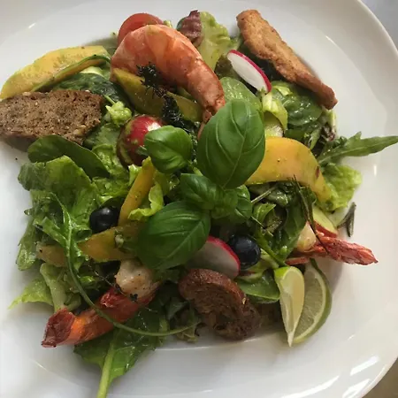 Koenig's Am Schlosspark 4*