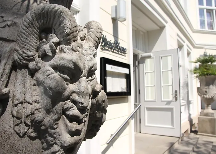 Hotel Konig's Am Schlosspark 4*